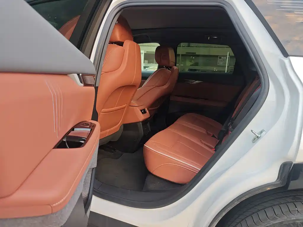 Cadillac IQ — миниатюра 9