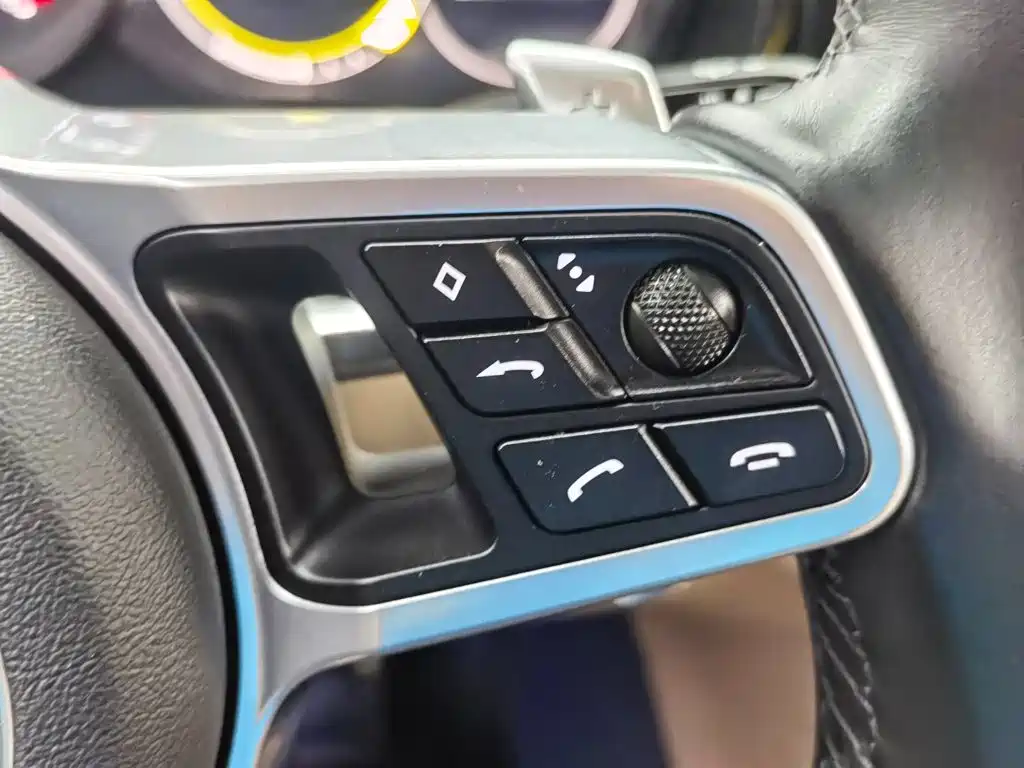 Porsche Cayenne — миниатюра 32