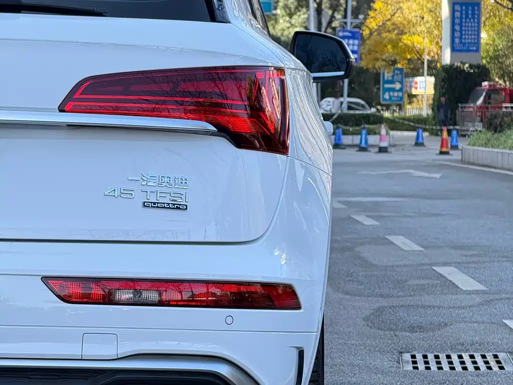 Audi Q5L — миниатюра 8