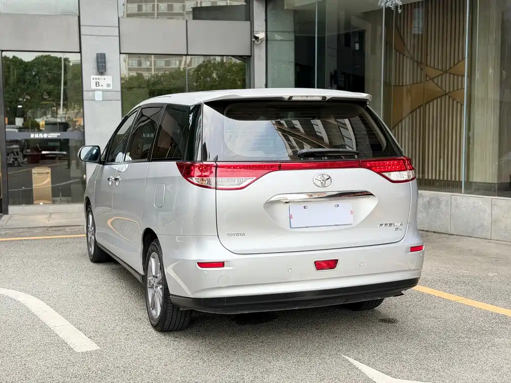 Toyota Previa — миниатюра 26