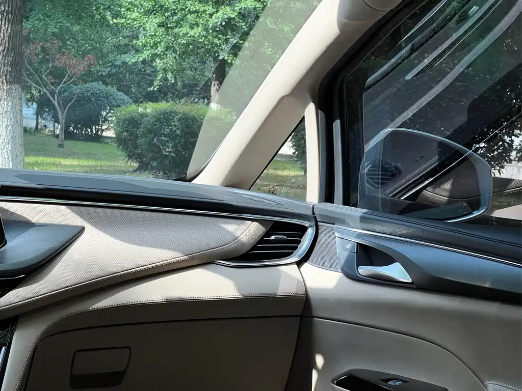 Buick GL8 Hybrid — миниатюра 16