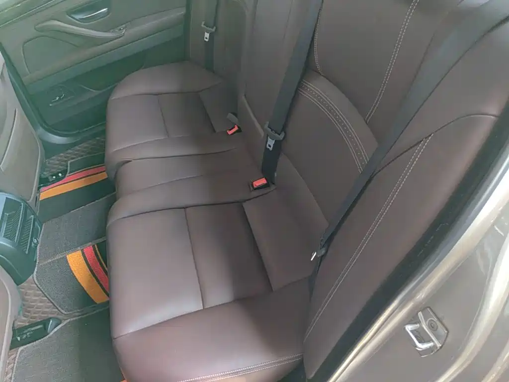 BMW 5 Series — миниатюра 17