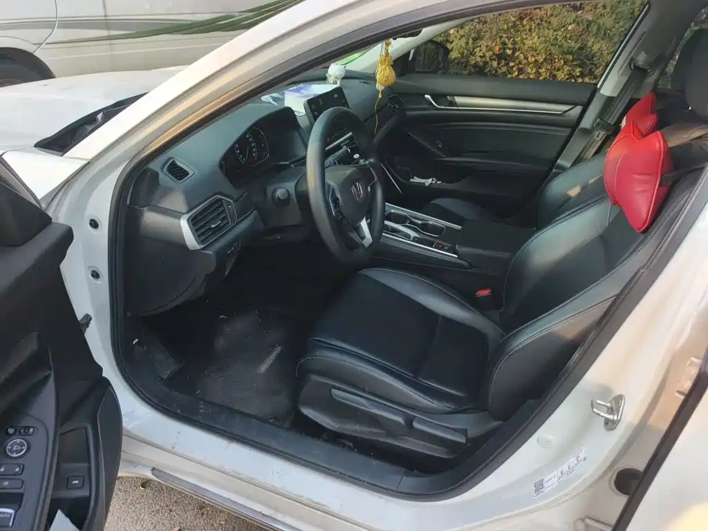 Honda Accord — миниатюра 12