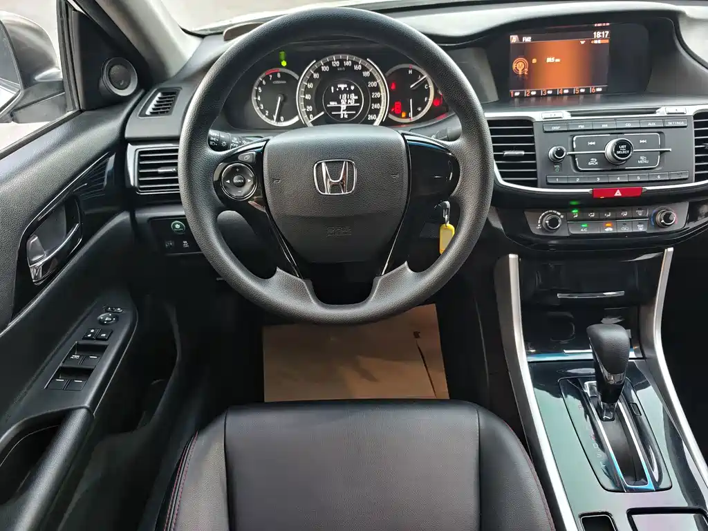 Honda Accord — миниатюра 11