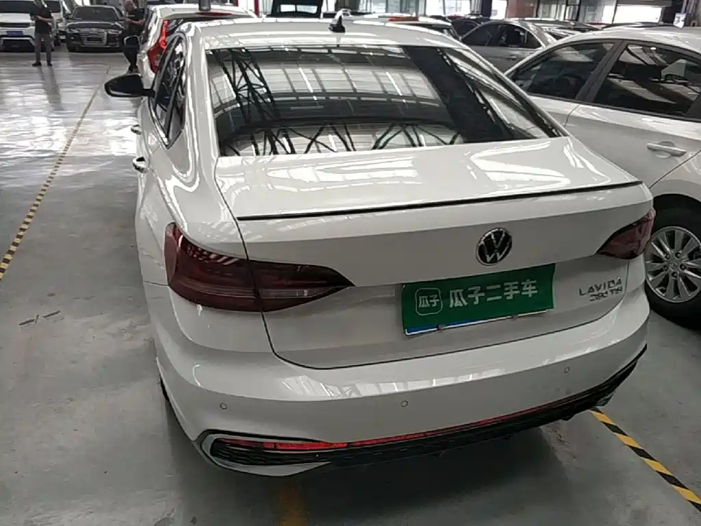 Volkswagen Lavida — миниатюра 6
