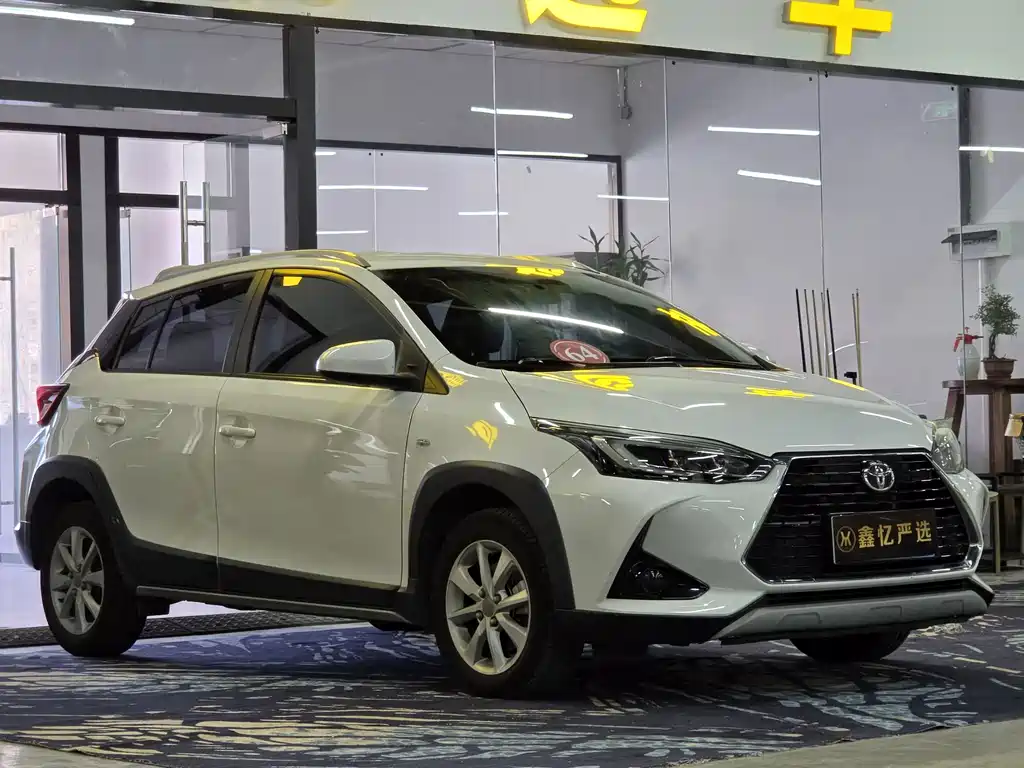 Toyota Yaris L — миниатюра 3