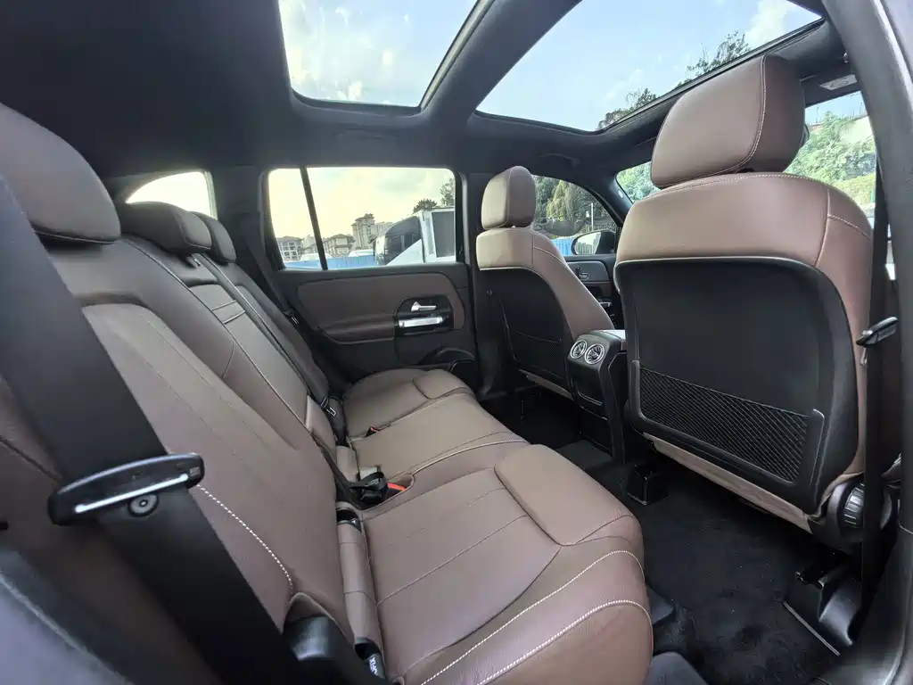 Mercedes-Benz GLB — миниатюра 7