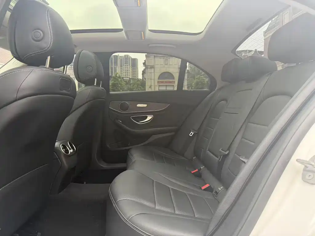 Mercedes-Benz C-Class — миниатюра 5