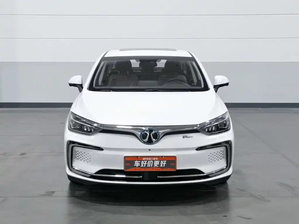 BAIC EU5 — миниатюра 3