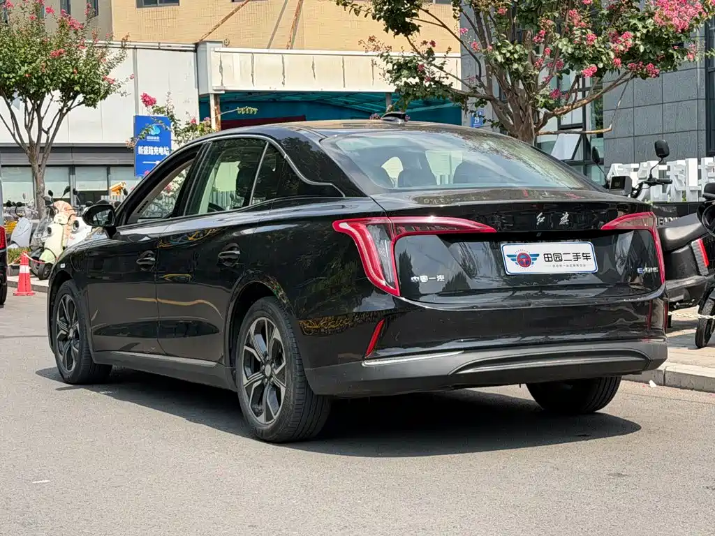 Hongqi Hongqi E-QM5 — миниатюра 4