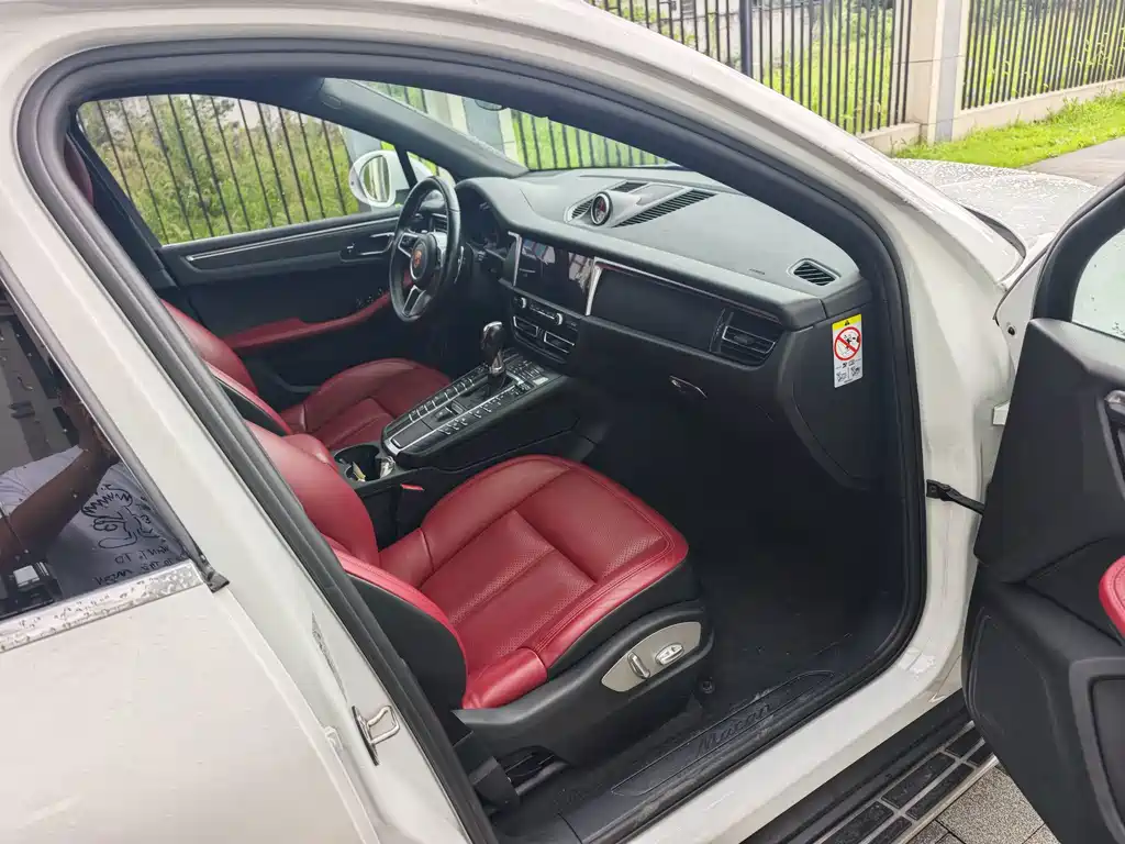 Porsche Macan — миниатюра 14