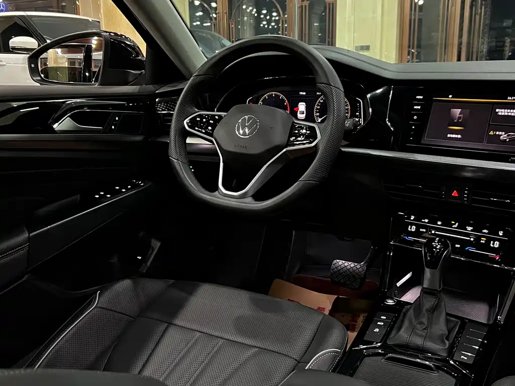 Volkswagen Passat 380TSI Starry Dragon Edition, фото 18