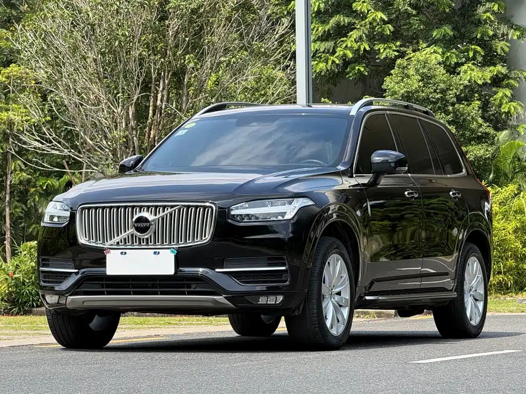 Volvo XC90 2018 T6 5 мест