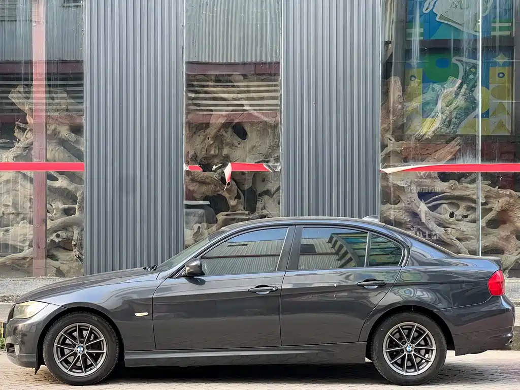 BMW 3 Series — миниатюра 9
