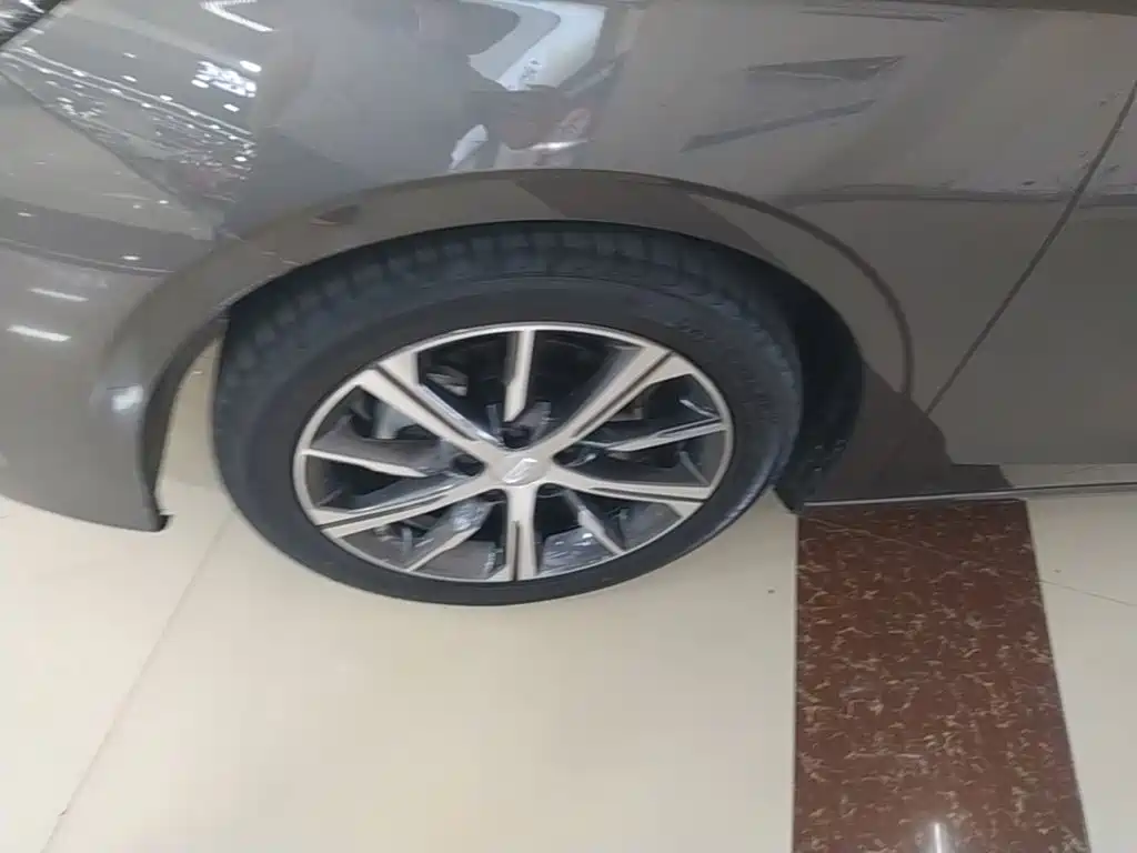 Geely Emgrand — миниатюра 23