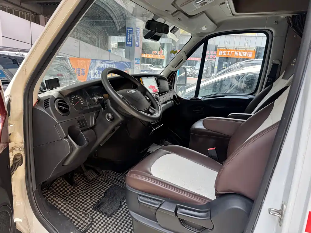 IVECO Ousheng — миниатюра 4