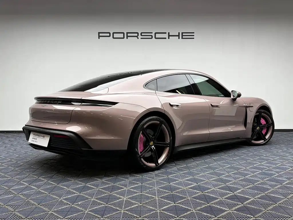 Porsche Taycan — миниатюра 3
