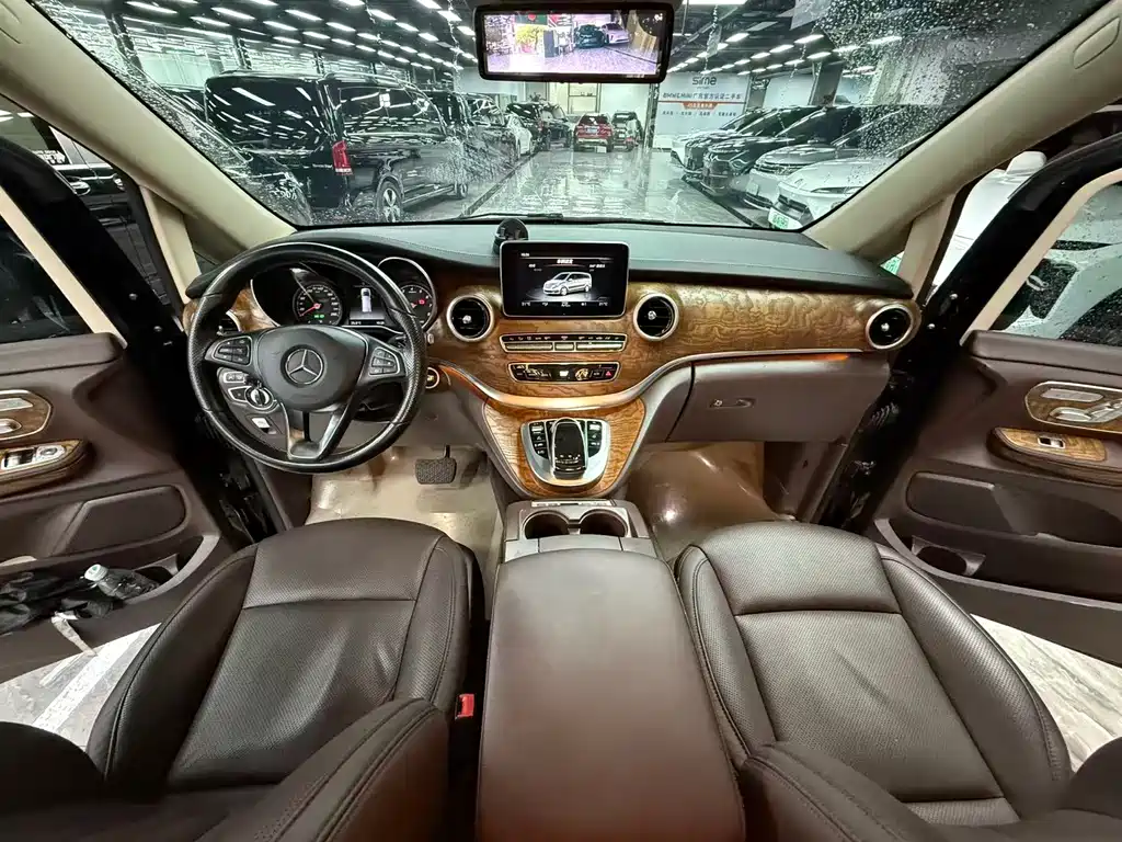 Mercedes-Benz V-Class V 2018 V 260 L Luxury Long Wheelbase VI