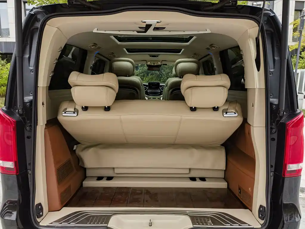 Mercedes-Benz V-Class — миниатюра 20