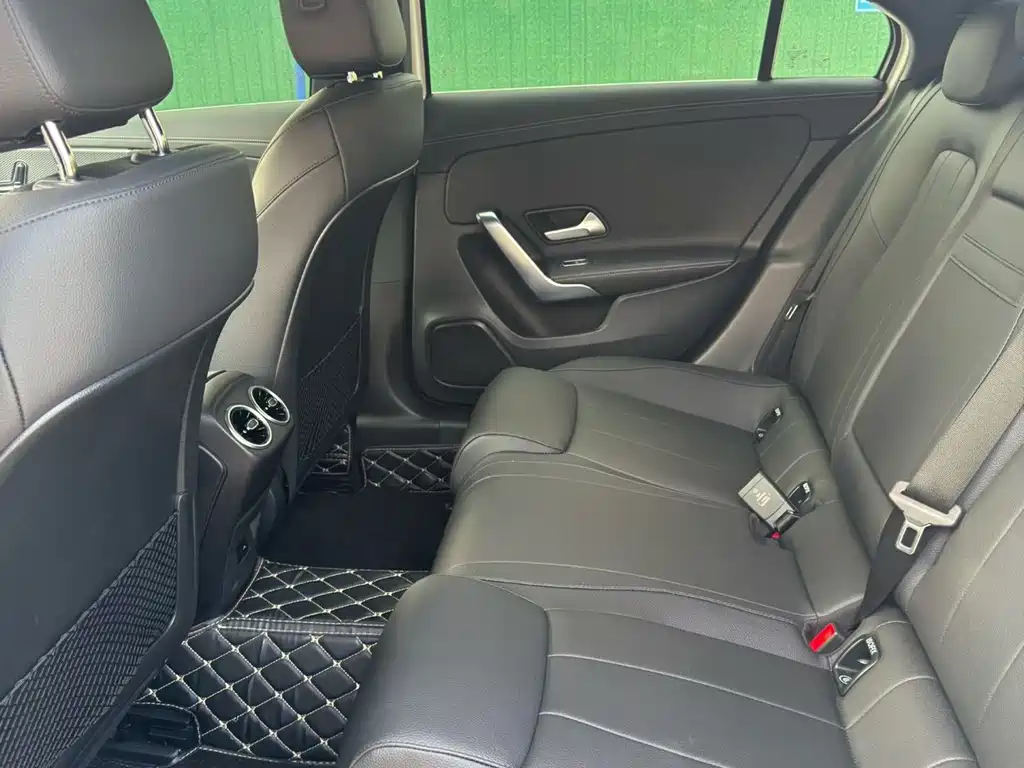 Mercedes-Benz A-Class — миниатюра 6