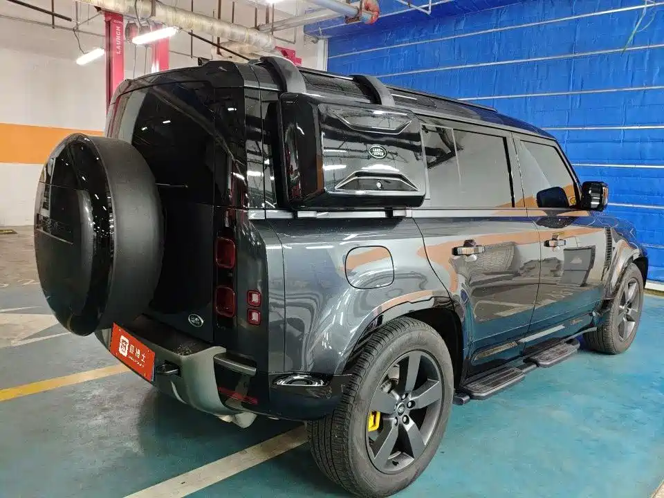 Land Rover Defender — миниатюра 3