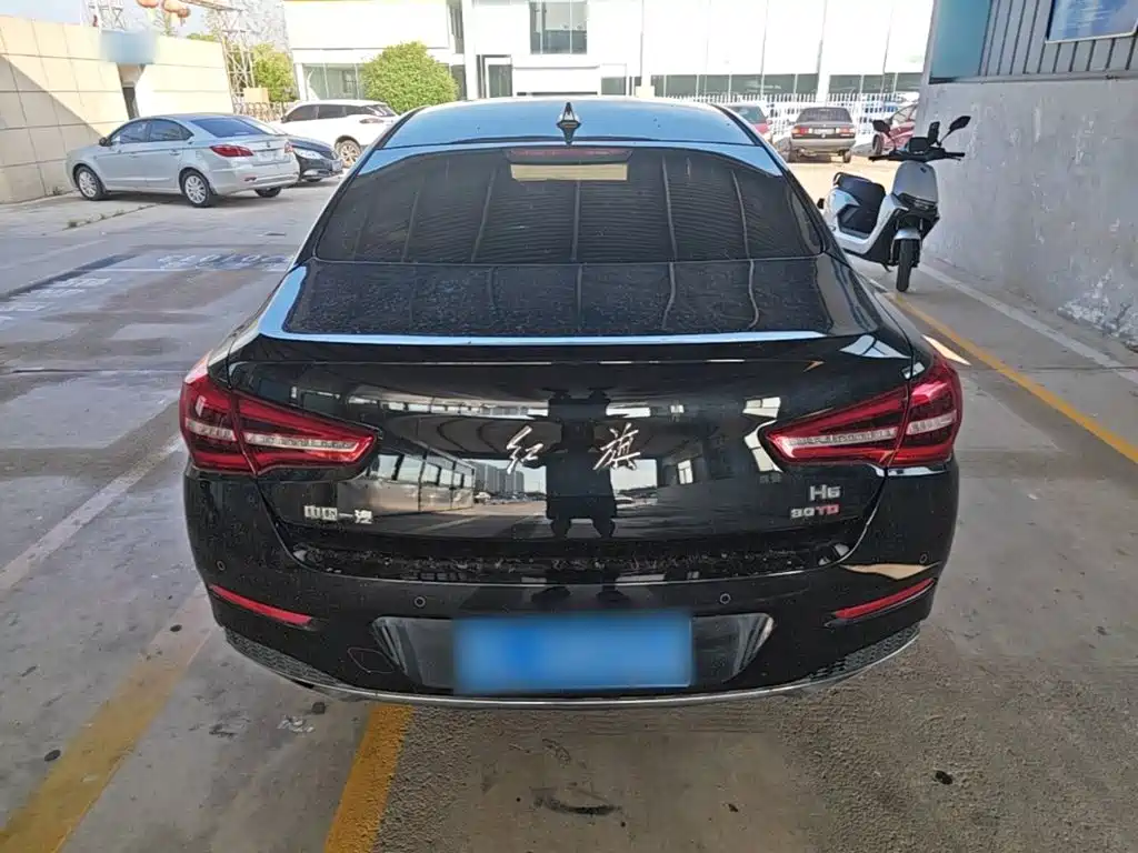 Hongqi Hongqi H5 — миниатюра 6