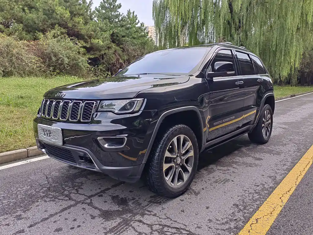 Купить Jeep Grand Cherokee (Import)