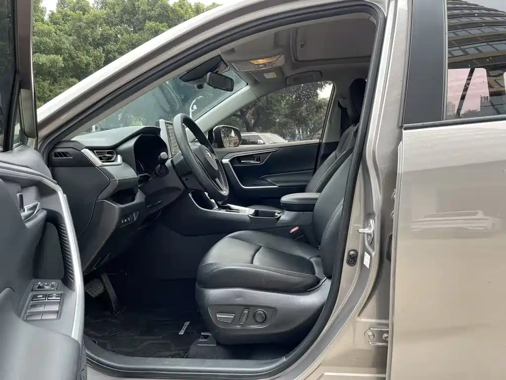 TOYOTA RAV4 RONGFANG