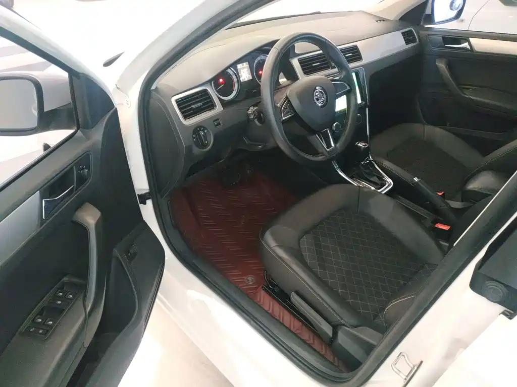 Skoda Rapid — миниатюра 16