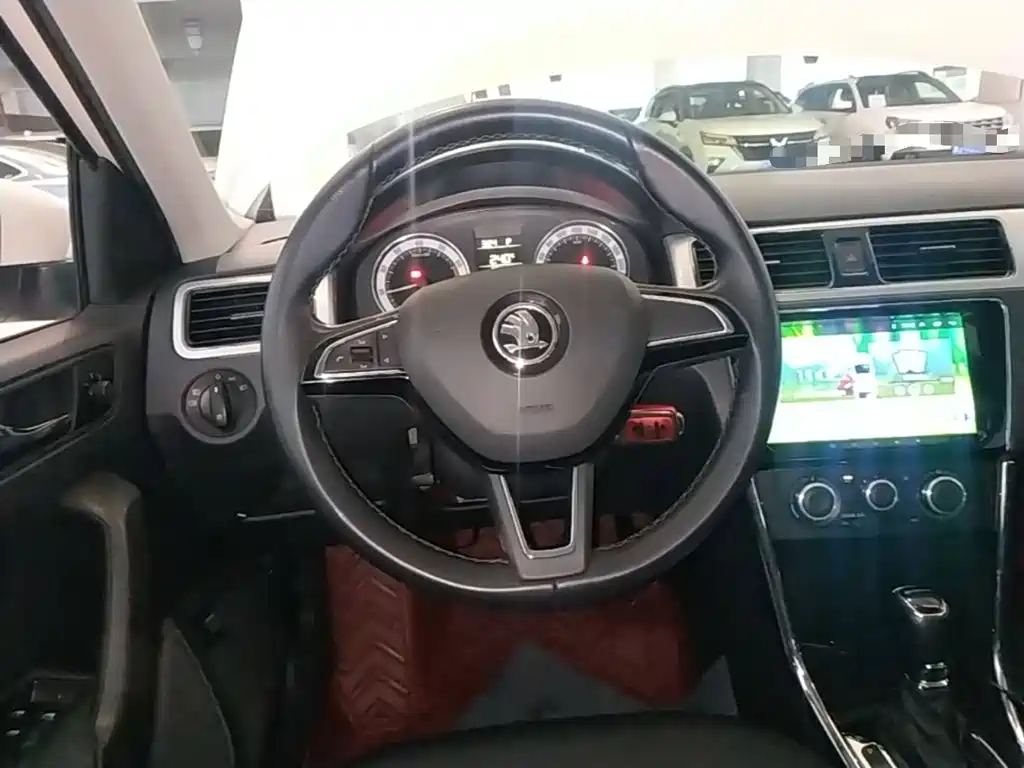 Skoda Rapid — миниатюра 11
