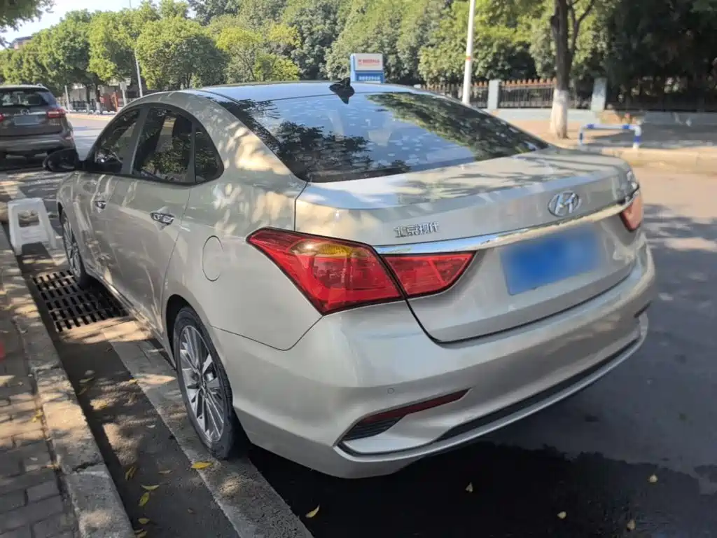 Hyundai Mistra — миниатюра 5