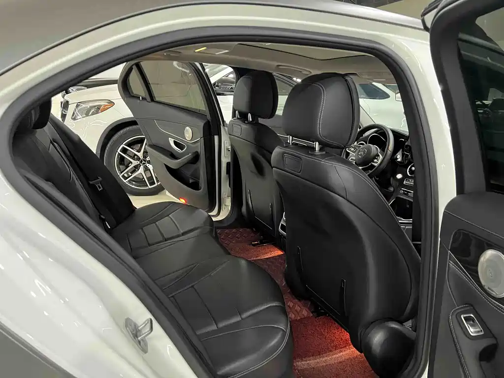 Mercedes-Benz C-Class — миниатюра 7