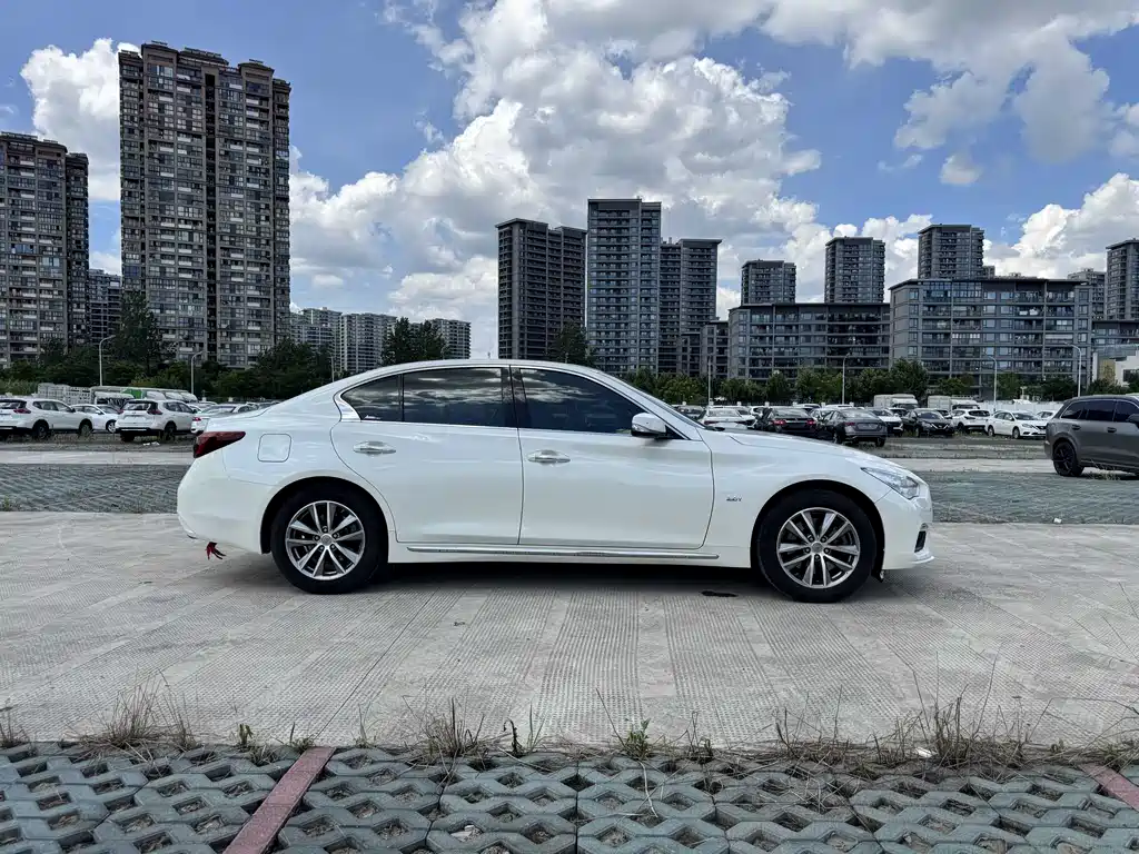Infiniti Q50L 2021 2.0T Comfort
