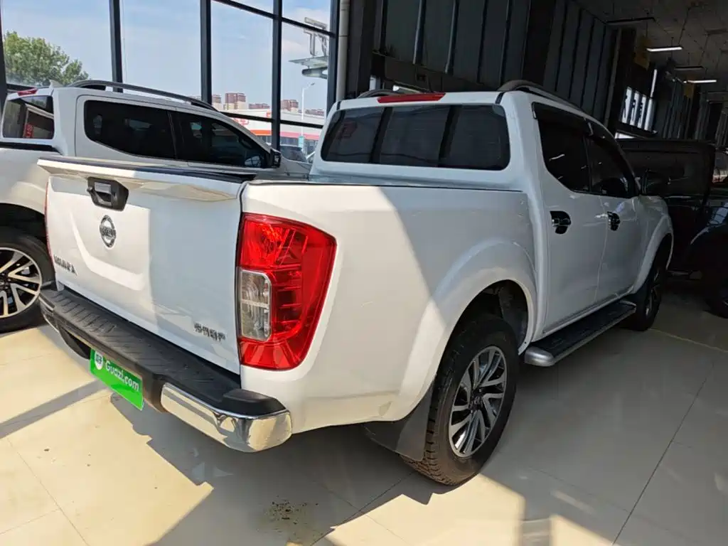 Nissan Navara — миниатюра 7