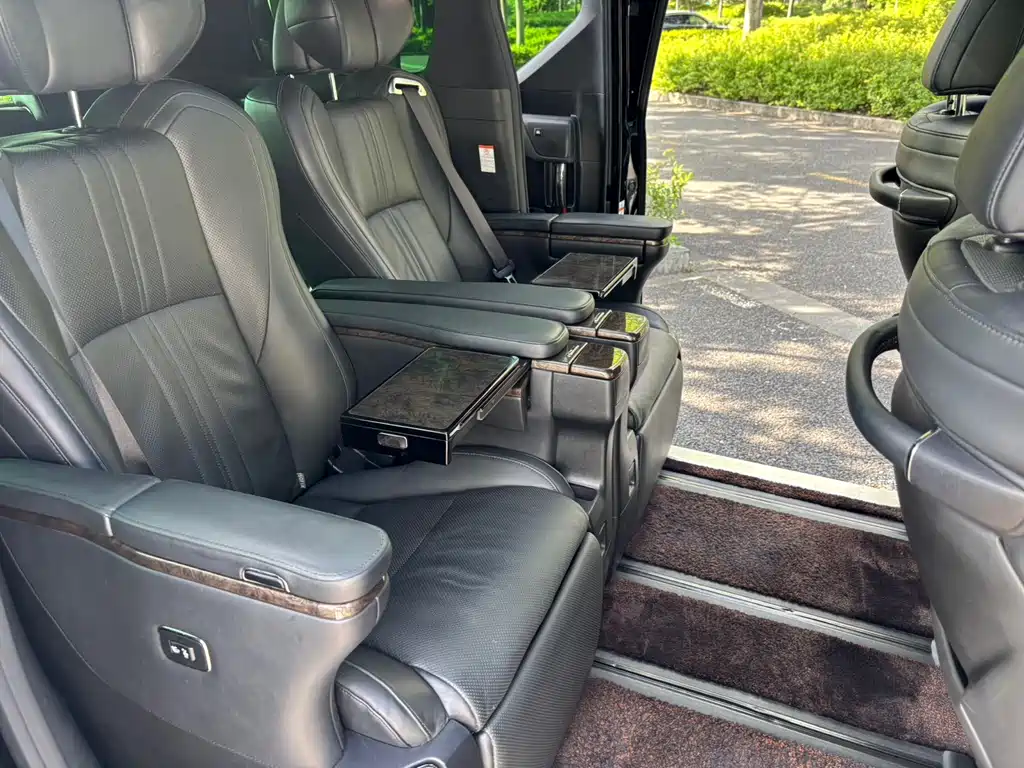 Toyota Vellfire 2020 2.5L HV Luxury