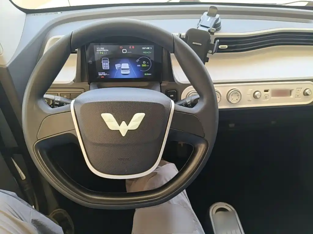 Wuling MINIEV — миниатюра 11