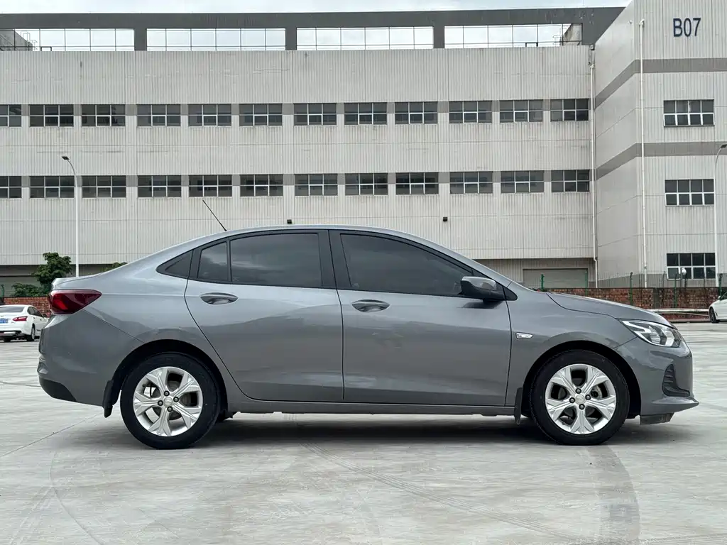 Chevrolet Cavalier — миниатюра 5