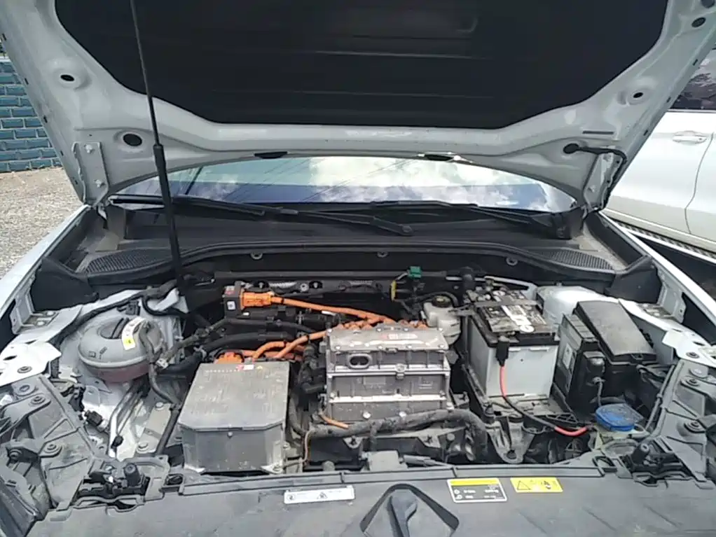 Audi Q2L e-tron — миниатюра 20