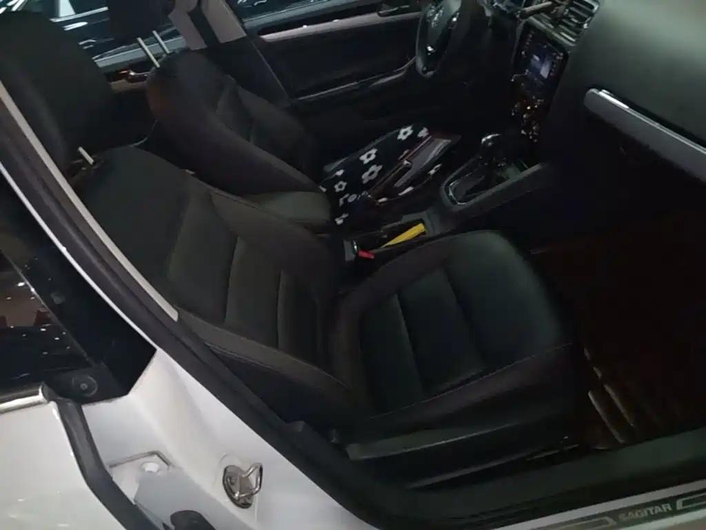 Volkswagen Sagitar — миниатюра 25