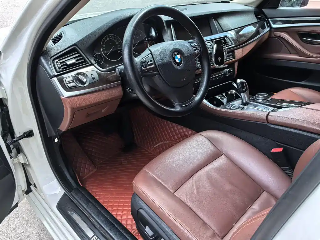 BMW 5 Series — миниатюра 2