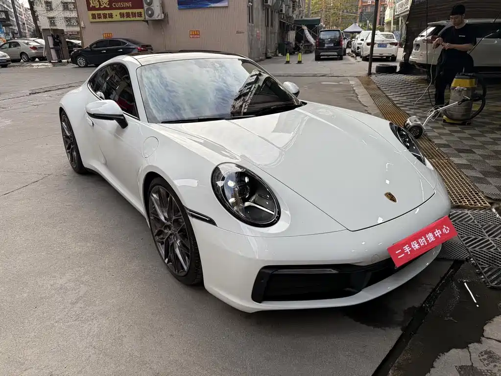 PORSCHE  911