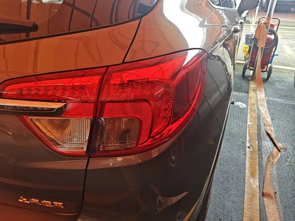 Buick Envision Plus — миниатюра 8