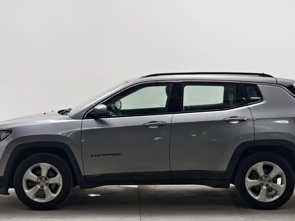 Jeep Compass — миниатюра 8