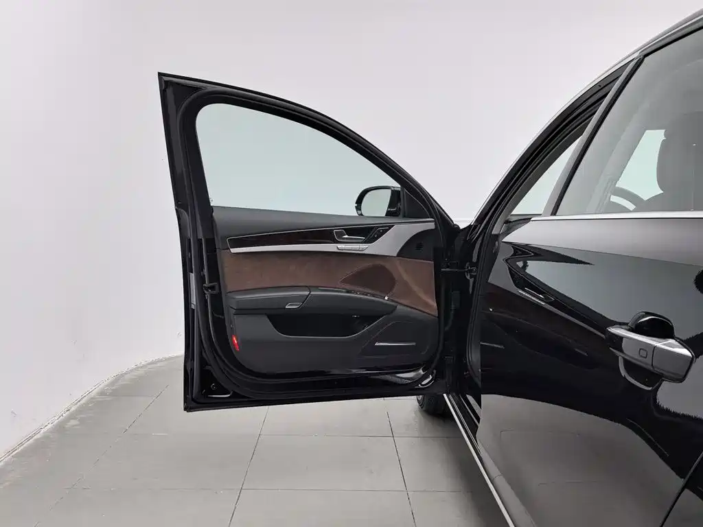 Audi A8 — миниатюра 8