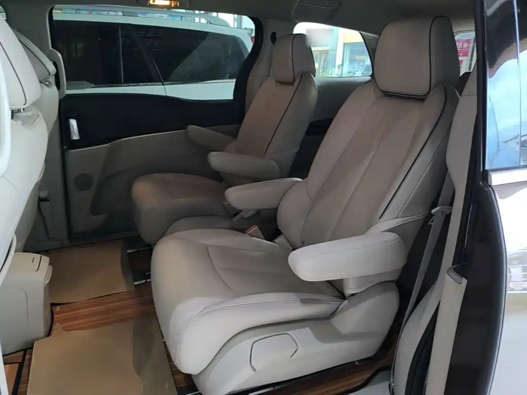 Buick GL8 — миниатюра 17