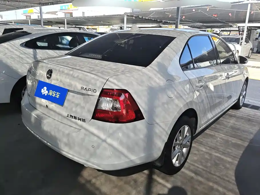 Skoda Rapid — миниатюра 3