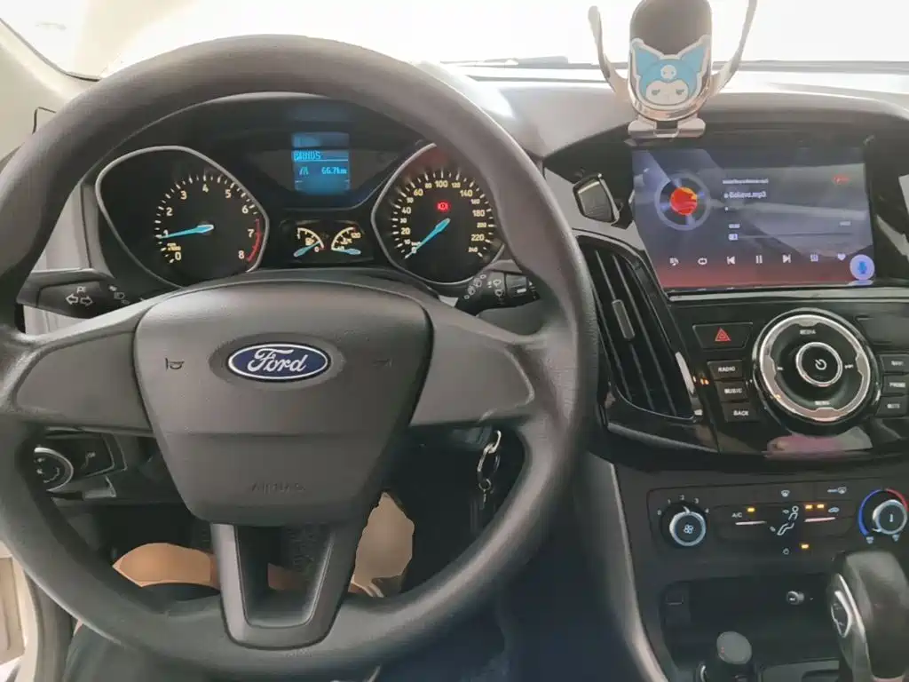 Ford Focus — миниатюра 11
