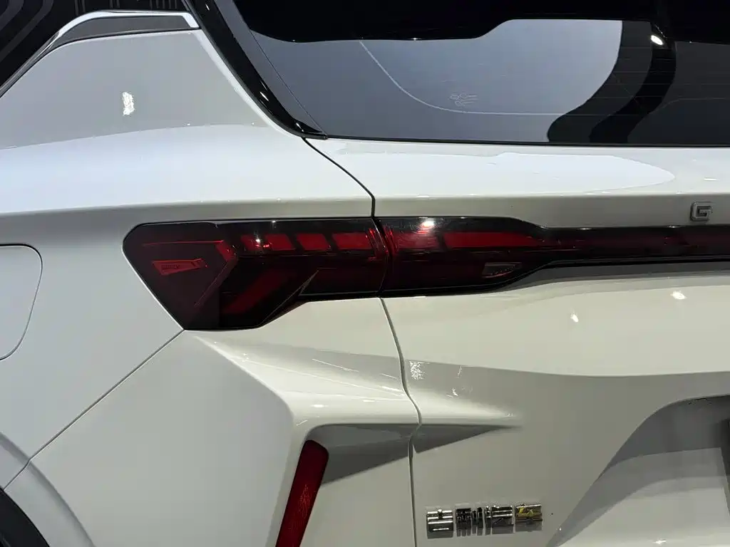 Geely Binyue — миниатюра 6