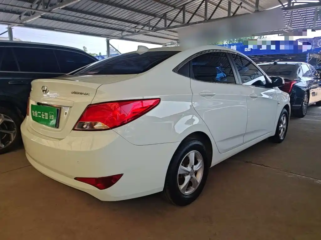 Hyundai Verna — миниатюра 7