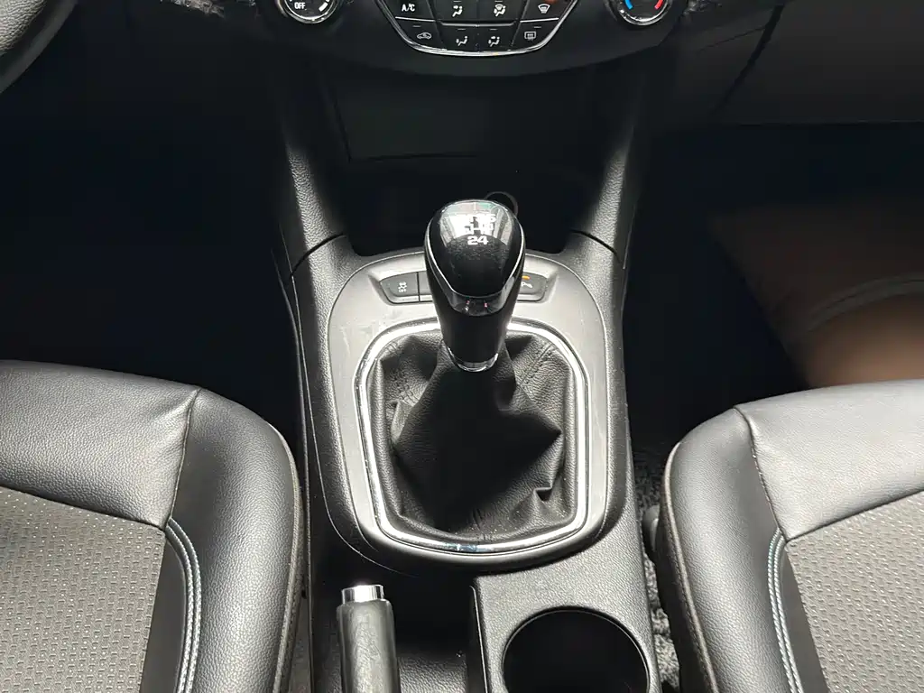 Chevrolet Cruze 2016 1.5L MT Elite